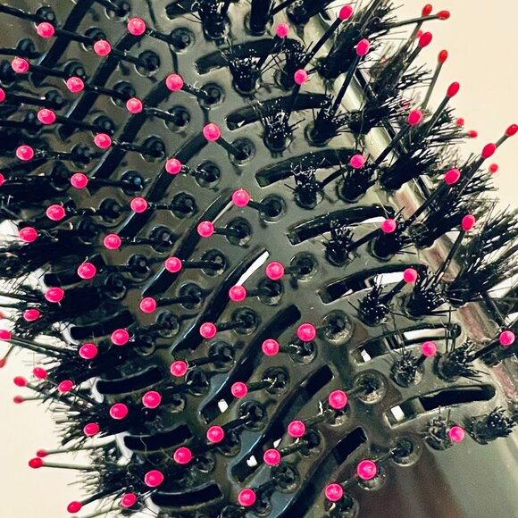 Revlon One-Step™ Volumizer Blow-Dry Brush - Picture 3 of 12